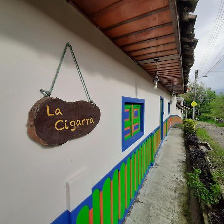 La Cigarra Casa De Huespedes Hotel ซาเลนโต ภายนอก รูปภาพ