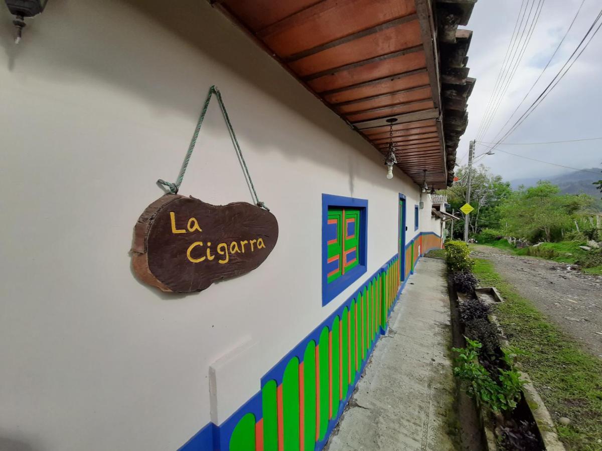 La Cigarra Casa De Huespedes Hotel ซาเลนโต ภายนอก รูปภาพ
